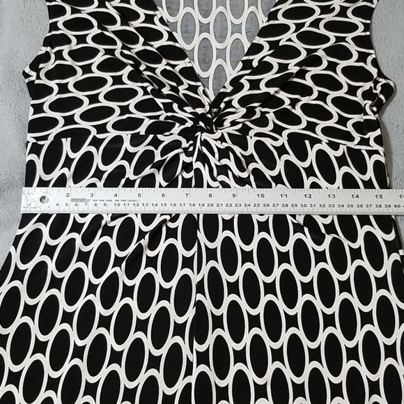 selina Studio black and white patterned dress. - Picture 7 of 8